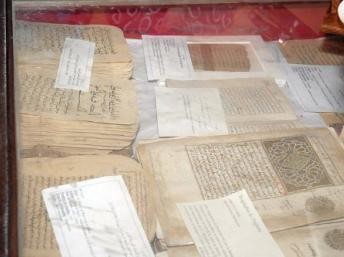 Valorisation des manuscrits anciens : ABDEL KADER HAIDARA, un expert avéré