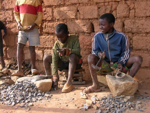 Contre le travail des enfants : la responsabilité des parents face au fléau