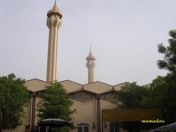 Construction de l’annexe 2 de l’artisanat ‘’Grande Mosquée de Bamako’’ : Bazoumana Fofana a dignement scellé un contrat de bail avec le Conseil d’administration