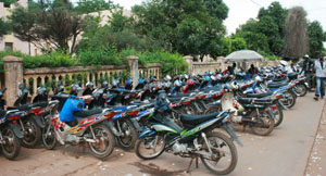 BAMAKO: 15 voleurs de motos Jakarta ont été arrêtés