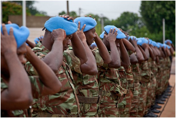 Actes terroristes au Mali en 2016 :	29 casques bleus tués