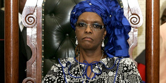 AfSud: soupçonnée d'agression, Grace Mugabe se rend à la police