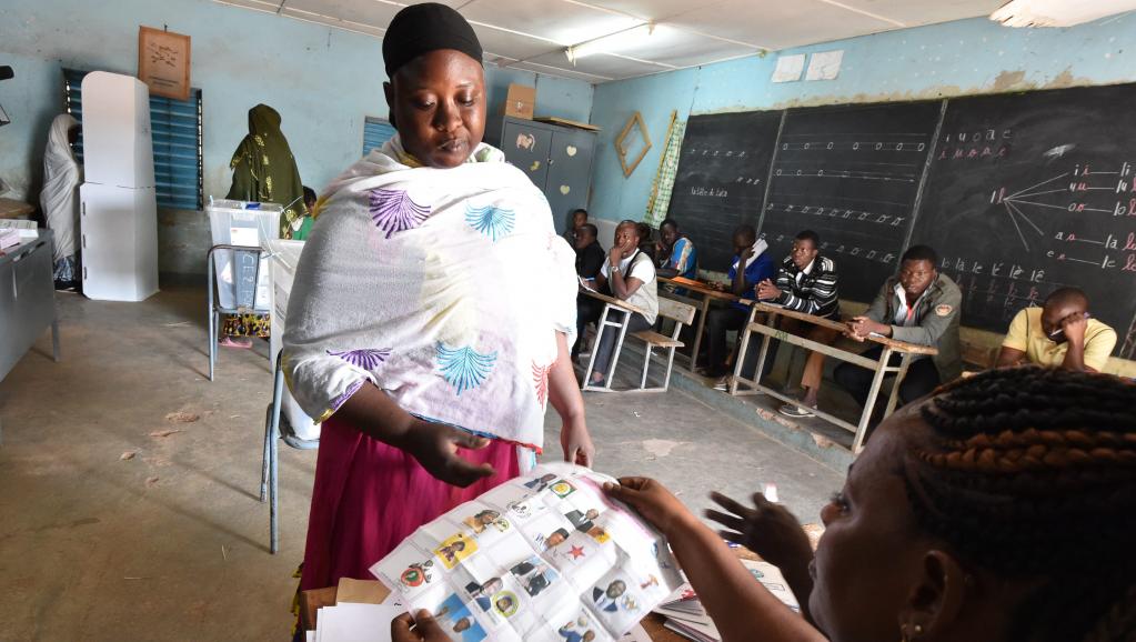 Burkina Faso: succès pour une présidentielle longtemps attendue