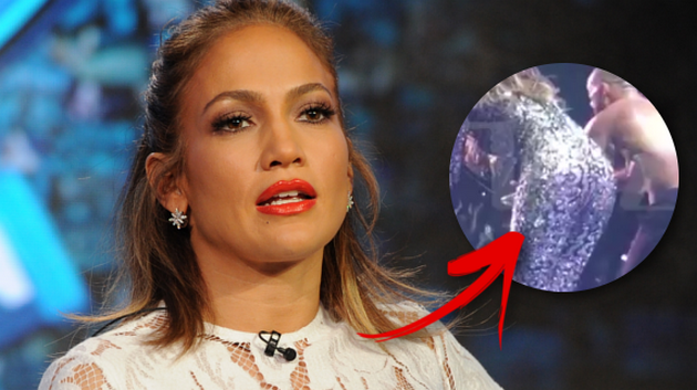 Jennifer Lopez les fesses à l'air : sa tenue craque en plein concert à Las Vegas (VIDÉO)