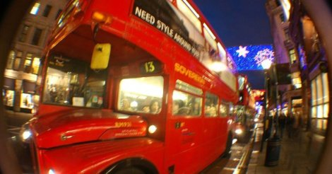 Le fait divers du jour : ils font l’amour dans un bus devant des enfants