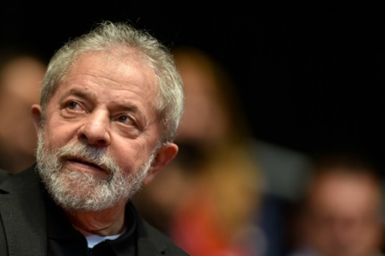 Brésil: la police perquisitionne chez l'ex-président Lula