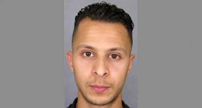 Attentats de Paris: Salah Abdeslam transféré en France