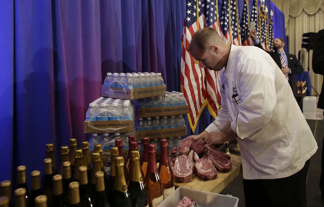 VIDEO. Pour son discours, Donald Trump amène ses steaks, son eau et son vin