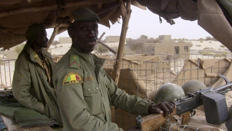 Mali: les jihadistes tentent de s'emparer de matériels de l'armée