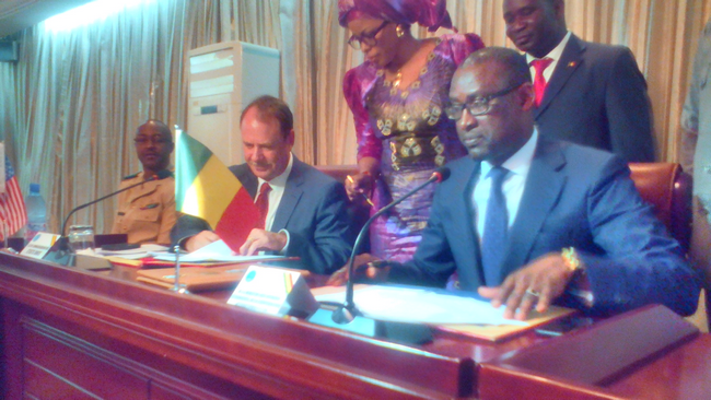 Coopération Mali-USA : signature de deux protocoles d’entente sécuritaire