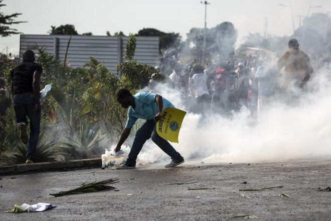 Gabon/présidentielle: l'Assemblée nationale incendiée à Libreville par des manifestants