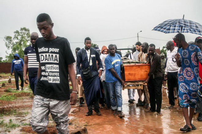 Aux obsèques d’Adama Traoré, au Mali : « On pleure des larmes de haine »