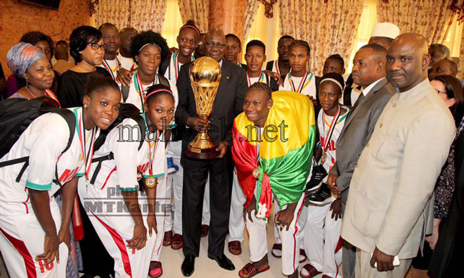 Championne d’Afrique de basket Egypte 2016 / L'équipe nationale de basket U18 accueillie avec tous les honneurs grâce à Orange-Mali