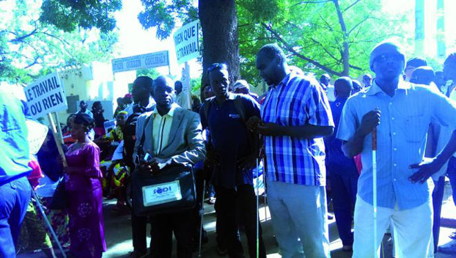 Ebullition du front social : Sit-in des personnes handicapées à Bamako pour leur intégration dans la fonction publique