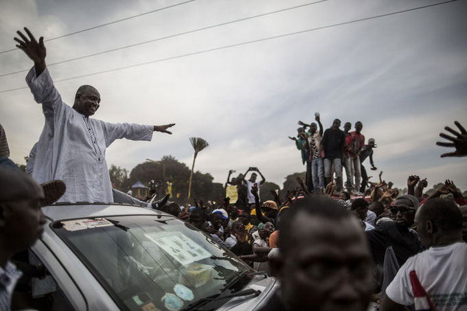 L’alternance en marche sur le continent africain : Victoire éclatante du candidat de l’Opposition Adama Barrow à l’élection présidentielle gambienne