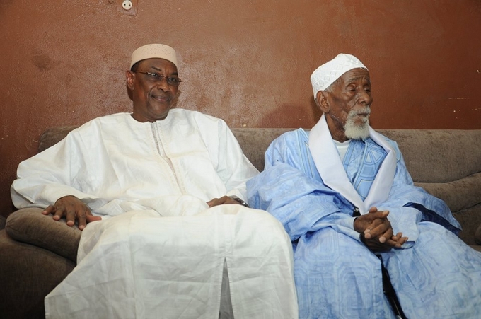 Le premier ministre Abdoulaye Idrissa Maiga rend visite aux familles fondatrices de Bamako.