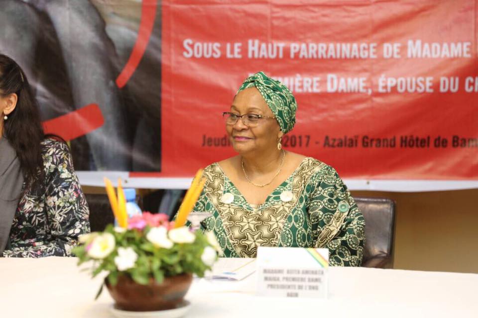 KOULOUBA : L’Epouse du Président de la République KEÏTA Aminata MAIGA a officiellement lancé le rapport de Save The Children « Enfances volées »