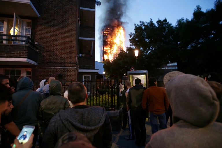 Incendie à Londres: "de nombreuses personnes portées disparues"