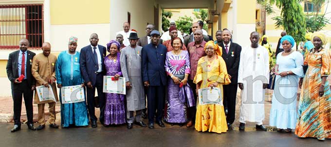 ..Mme Cissé  Mbayang directrice générale des Enséma honorée par le Mali