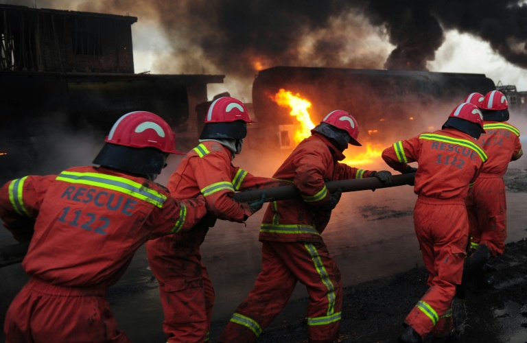 Incendie d'un camion-citerne au Pakistan: 123 morts, une centaine de blessés