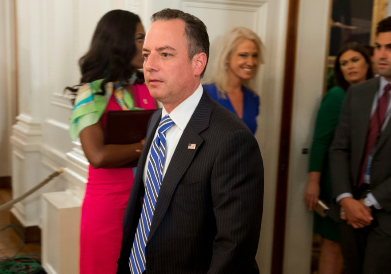 Trump remplace le secrétaire général de la Maison Blanche Reince Priebus