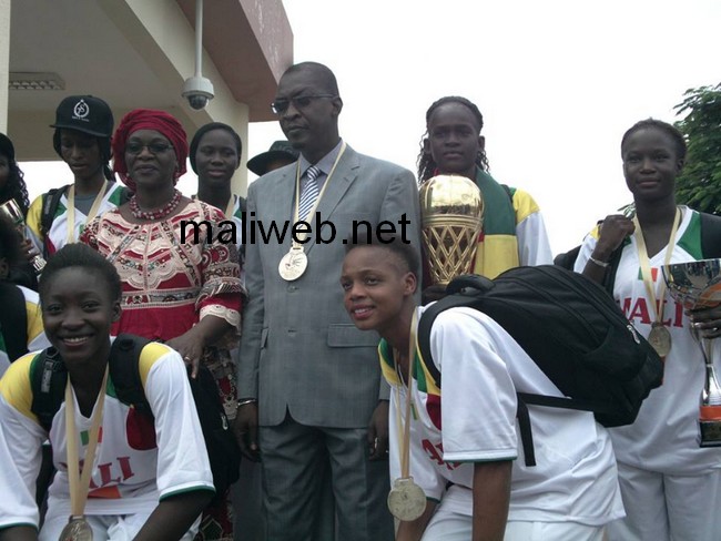 Afro-basket : Le pays reconnaissant du mérite des championnes d’U-16