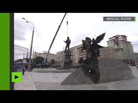 [ Video] Une statue de l'inventeur de la kalachnikov inaugurée à Moscou