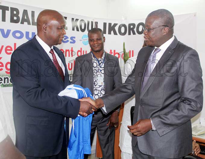 2EME Edition de la coupe de la ligue régionale de football de Koulikoro : Le parrain Boukary Sidibé dit Kolon habille les deux finalistes