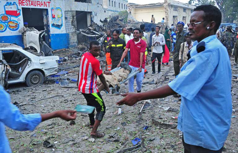 Somalie: au moins 14 morts dans l'explosion de deux voitures piégées à Mogadiscio