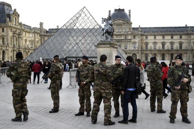 La fleur au fusil, les soldats français démissionnent