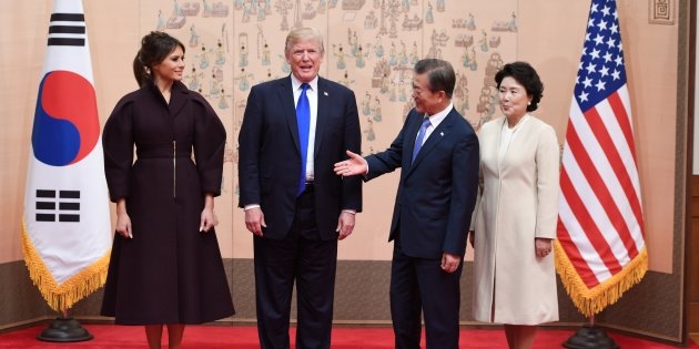 Trump en Corée du Sud, sous l'œil d'une population inquiète de son attitude va-t-en guerre avec Pyongyang