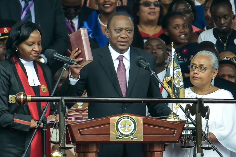 Kenya: Uhuru Kenyatta investi président d'un pays divisé