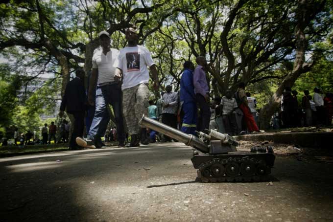 Zimbabwe: le Parlement réuni pour destituer le président Mugabe