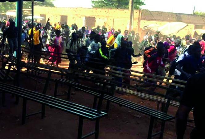 Après plusieurs accidents ayant causé des morts sur la route de la cité universitaire de Kabala : Les élèves et étudiants manifestent dans les rues de Bamako