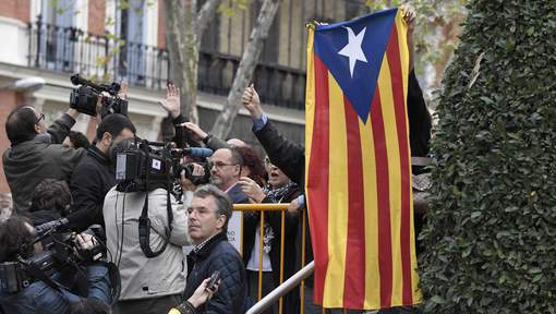 La prison requise contre huit membres du gouvernement catalan destitué