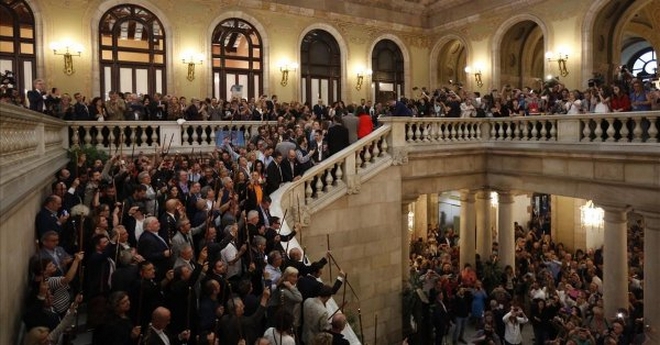 Deux cents maires catalans arrivent à Bruxelles ce mardi