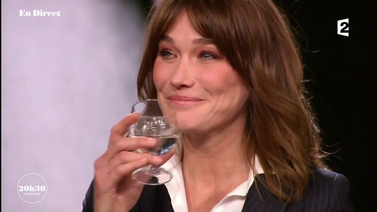 [ Video] Carla Bruni émue aux larmes par un message de Nicolas Sarkozy