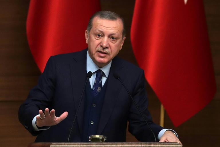 Jérusalem: Erdogan exhorte le monde à ne pas se "vendre" pour les "dollars" de Trump