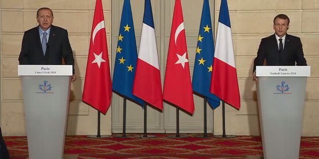 Comme face à Poutine, Macron a mis les pieds dans le plat face à Erdogan