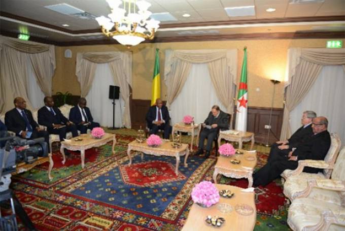 Suite de la visite du Premier ministre en Algérie : Soumeylou B. Maiga reçu par le président Bouteflika