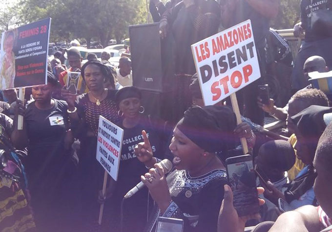 Mali: un sit-in de femmes dispersé, le collectif des Amazones se dit choqué