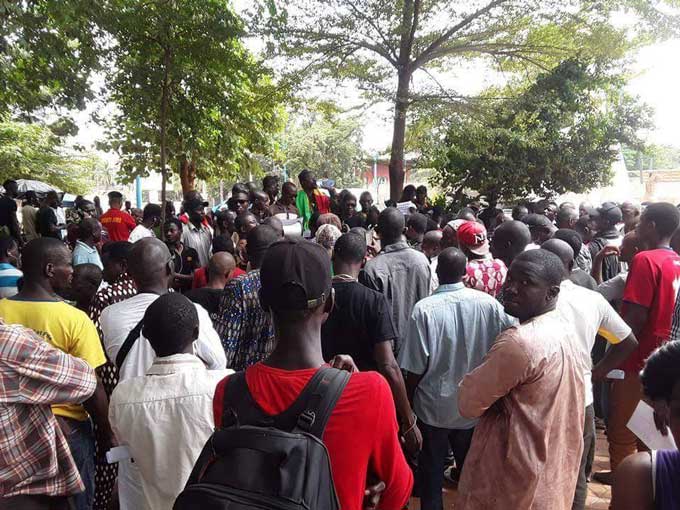 Des manifestants contre la politique française au Mali dispersés par la police