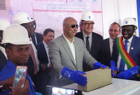 Pose de la première pierre de l’usine de fabrication de la marque DUNHILL au Mali : La SONATAM produira 3,5 milliards de cigarettes par an