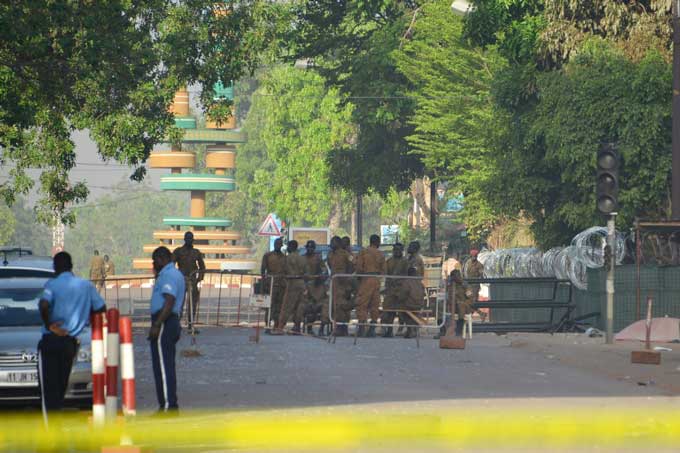 Attaques terroristes sur Ouagadougou : Simultanées  et d’une rare arrogance.