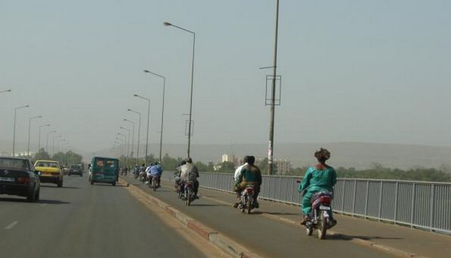 L’Anaser sait-elle que les blocs de béton entreposés sur le pont Fahd sont des caches potentielles d’explosifs ?