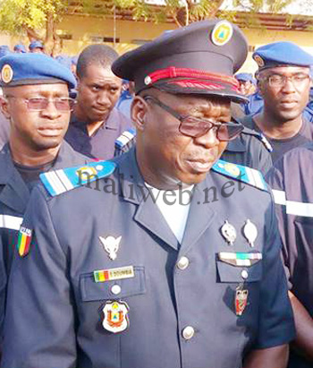 Le Colonel Seydou Doumbia, Dg de la protection civile, lors du départ des 350 recrues pour la formation militaire : "Ni vous ni moi avons l'allure de ces jeunes, leur aspect physique montre qu'ils ont été recrutés dans les règles de l'art