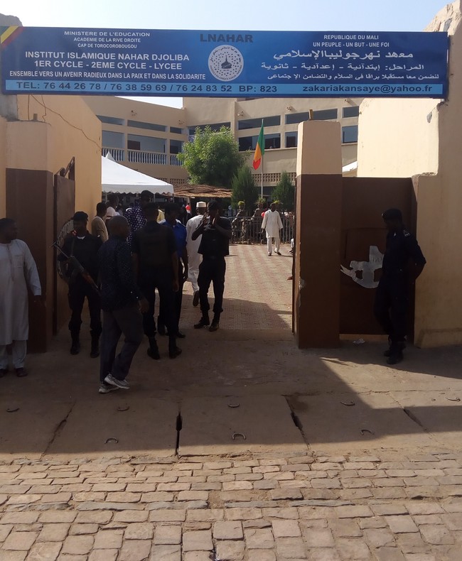 Projet de charité à l’Institut Islamique Nahar Djoliba :  12 salles de classe et 12 toilettes construites par la Fondation Toguna La mémoire de Zainab Nantoumé honorée ! Seydou Nantoumé « ini tié ! »