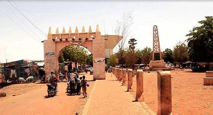 Us et coutume :  La mosquée de Mopti