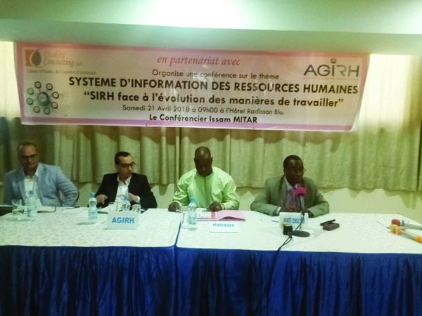 Système d’information des ressources humaines face à l’évolution des matières de travailler : Les gestionnaires des ressources humaines du Mali s’inspirent de l’expérience marocaine