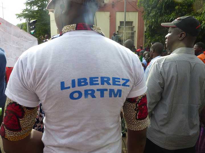 Bamako: des centaines de milliers de personnes dans la rue pour exiger la libération de l’ORTM